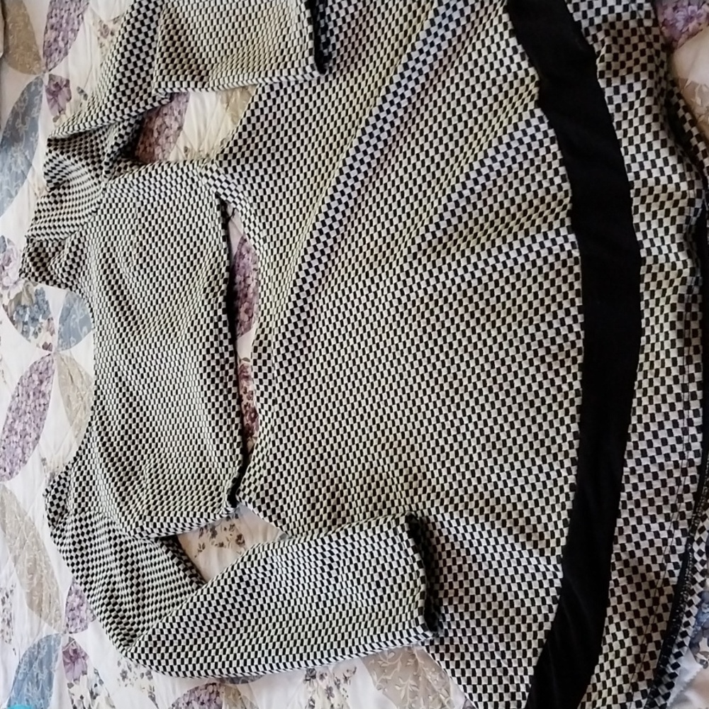 Double Zero mini skirt set. Size medium